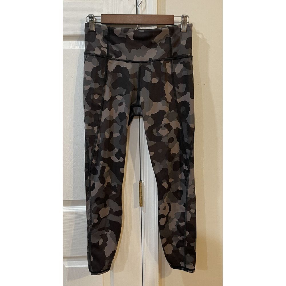 Athleta Lightning 7/8 Tight Women's Size S Camo Leggings Black‎ Green